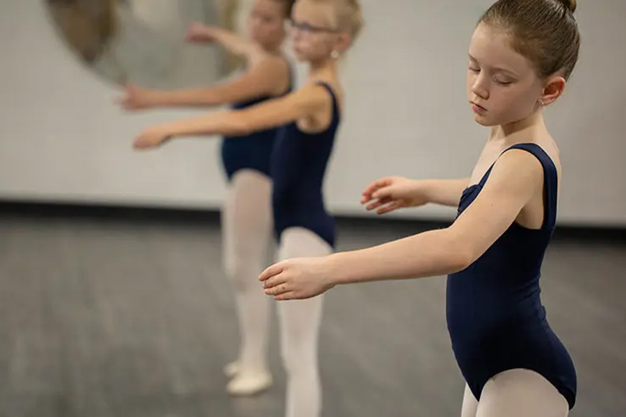 child ballet dancer