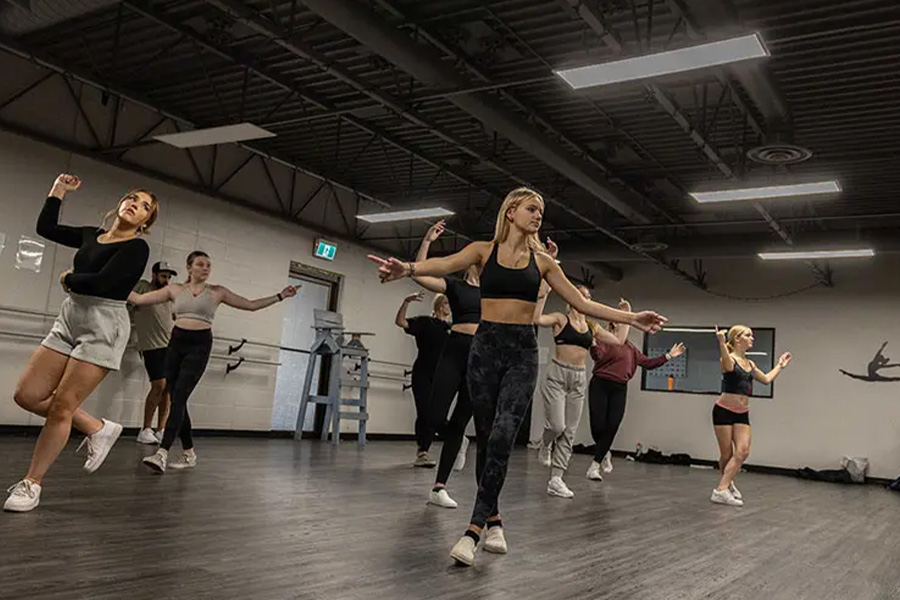 hiphop dancers women