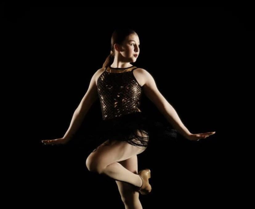 jazz dancer dark background